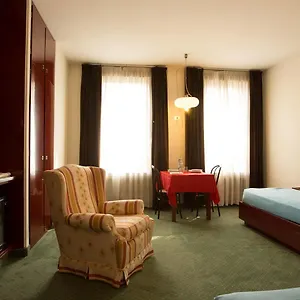 https://residence-hotel-castelvecchio.hotelinveneto.com